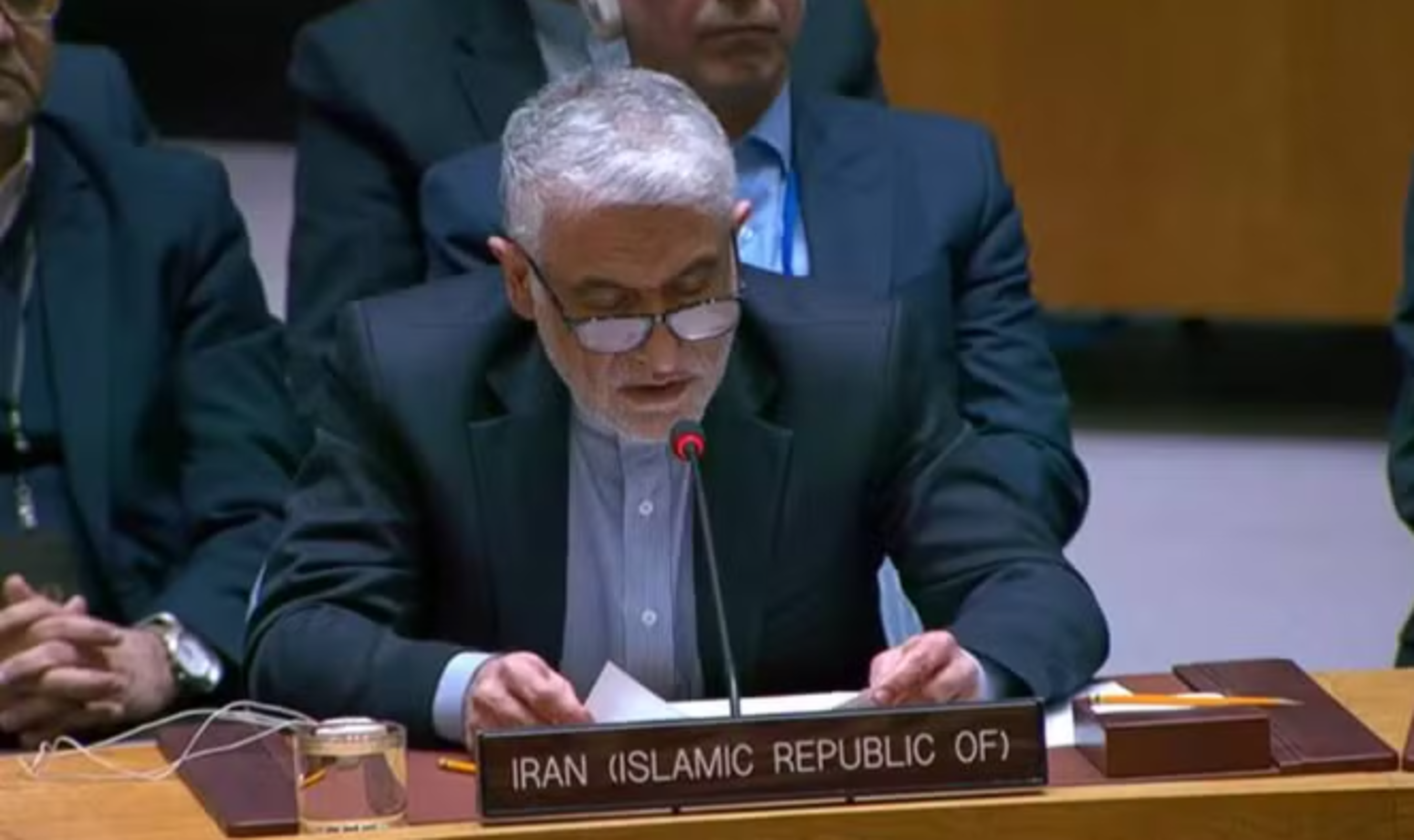 Irã acusa Trump de incitar crimes de guerra e promete resposta imediata