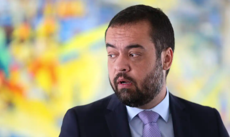 Acórdão do TSE confirma inelegibilidade e reconhece renúncia de Castro