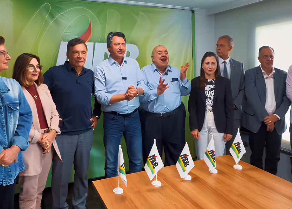 Crusoé: MDB confirma pré-candidaturas de Rafael Greca e Alvaro Dias no PR