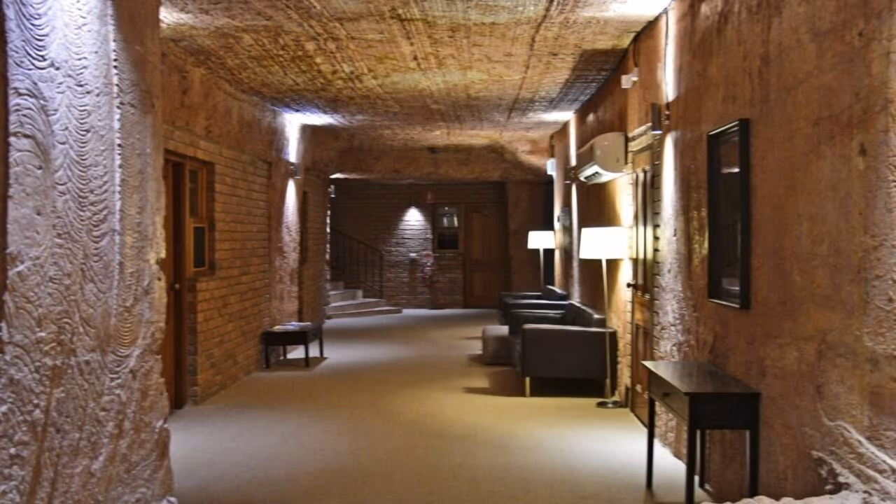 A cidade subterrânea onde moradores vivem abaixo da terra para escapar do calor extremo