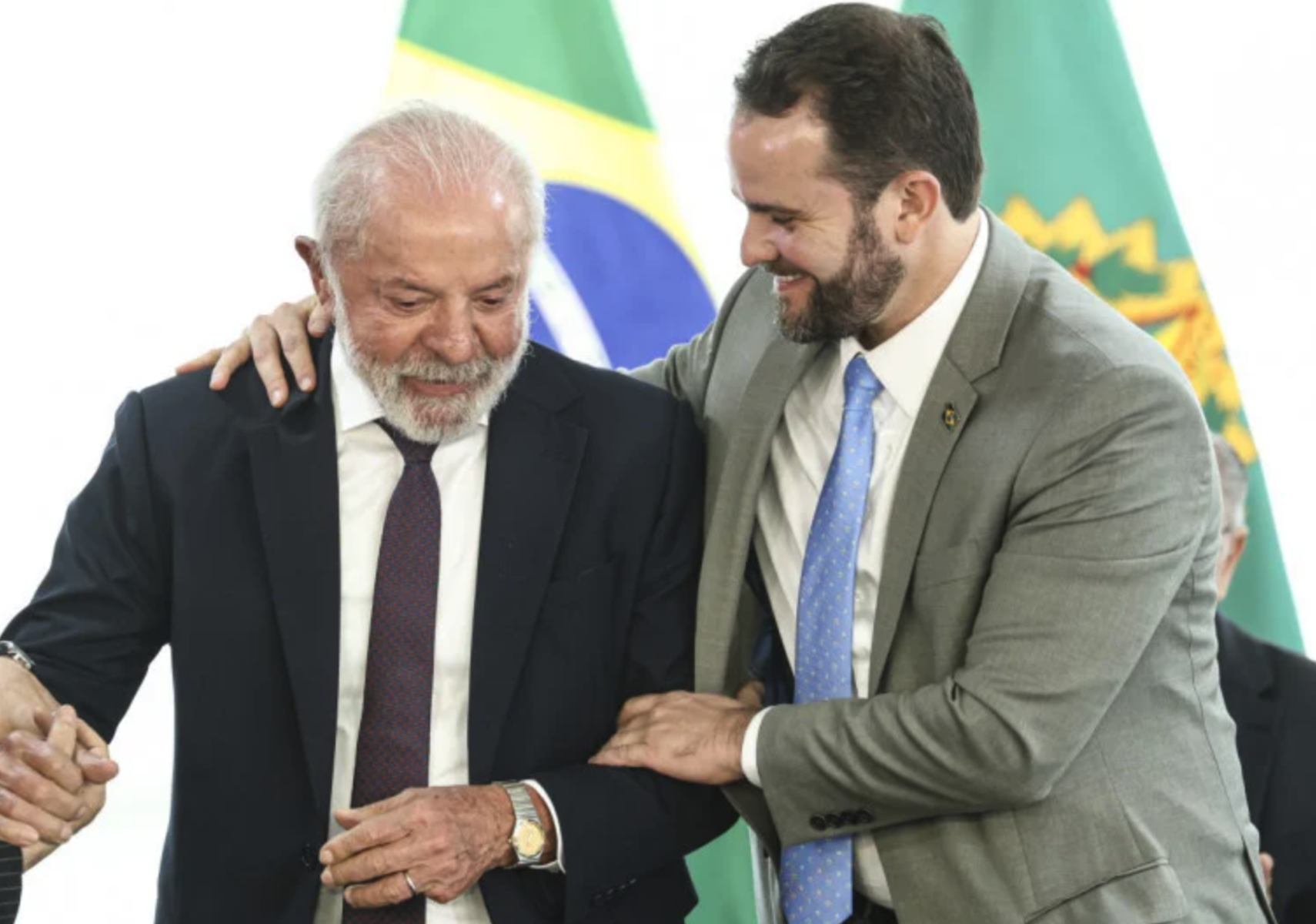 Governo Lula desiste de uso do FGTS para abater dívidas de famílias