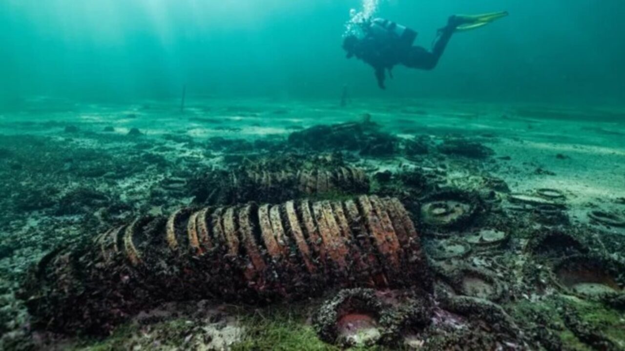 Mergulhadores descobrem naufrágio romano de 2.000 anos na Suíça