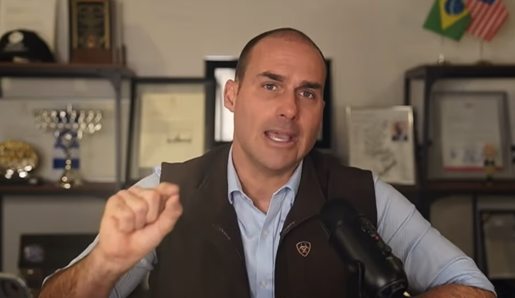 “Não há limites para seu desrespeito”, diz Eduardo Bolsonaro a Nikolas