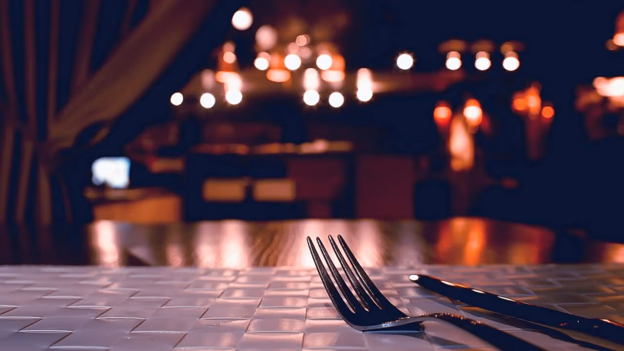 Falar essas frases em restaurantes revela muito da sua inteligência social