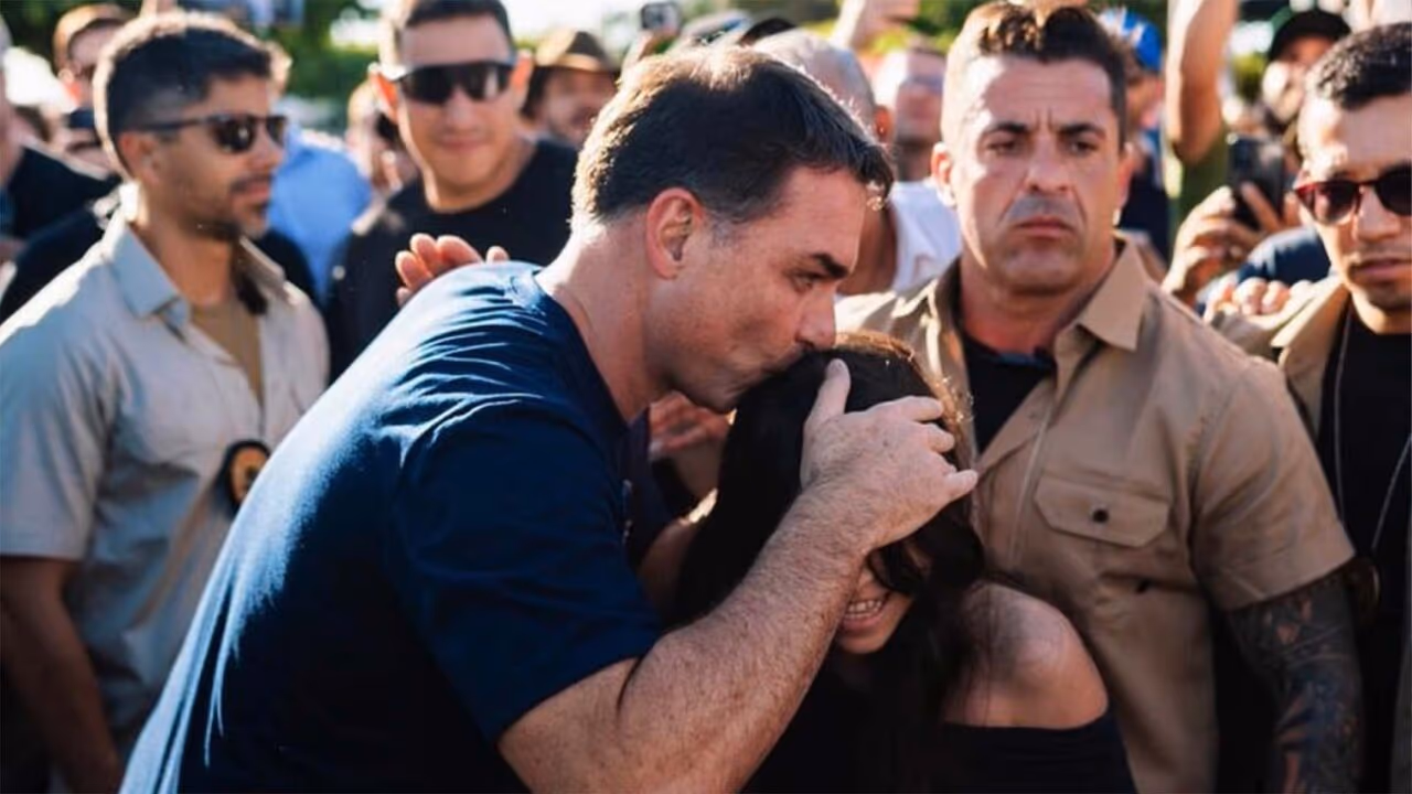 Flávio celebra derrubada de veto do PL da Dosimetria: “Primeiro passo”
