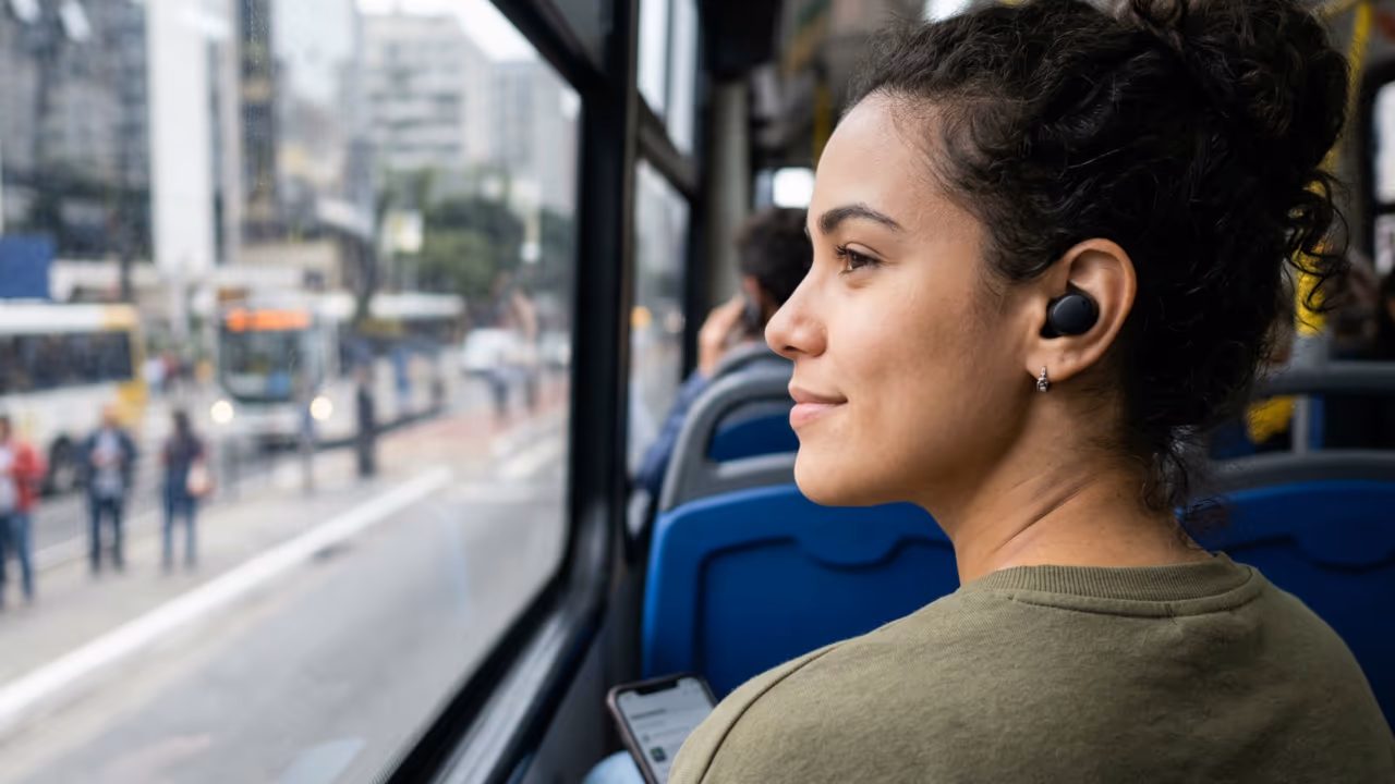 O fone ideal do cotidiano não é o mais caro e sim o que some da sua cabeça depois de alguns minutos