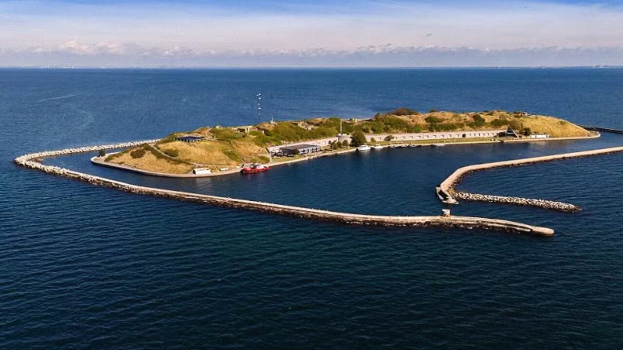Ilha localizada em local paradisíaco na Europa é vendida