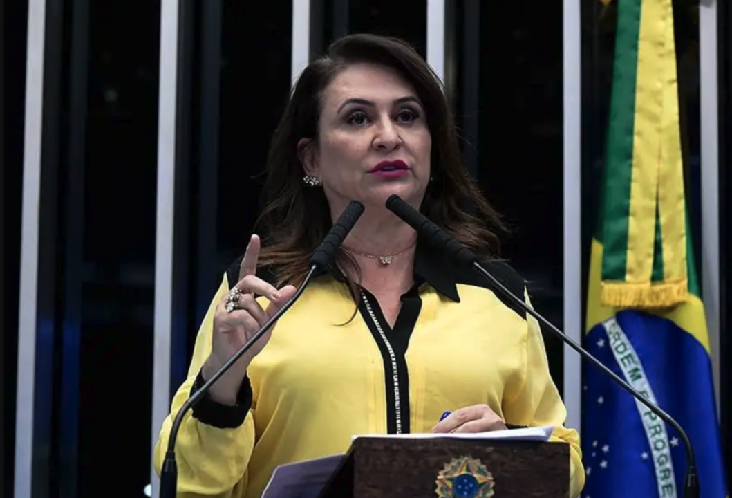 Grupo pede que PT rejeite filiação de Kátia Abreu