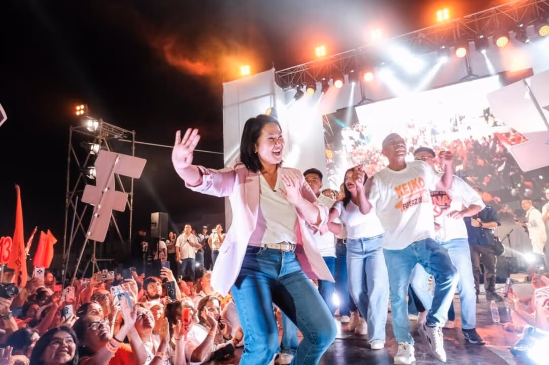 Crusoé: Keiko Fujimori lidera com metade das urnas apuradas no Peru