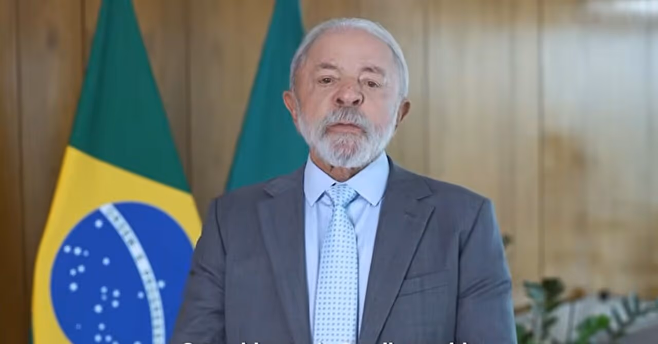 Crusoé: Lula aproveita mensagem à CNBB para cutucar Trump
