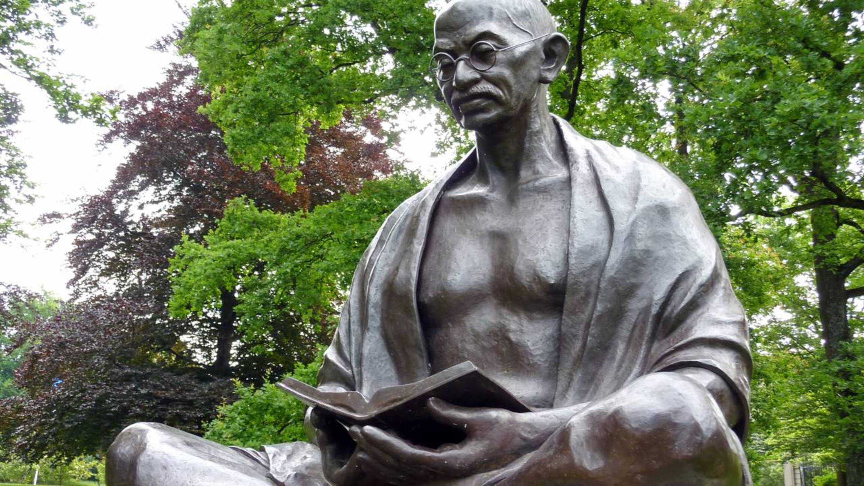 Citações de Mahatma Gandhi que ainda reverberam em nossa busca por paz e justiça