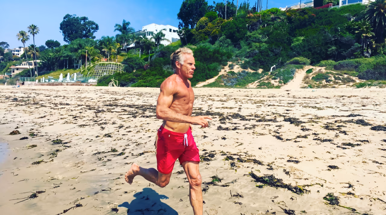 Mark Sisson: “Correr rápido é bom para todos e para tudo, não só por correr rápido; Já vi pessoas de 75 anos rejuvenescendo a corrida uma vez por semana”