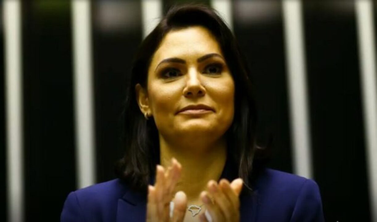 Michelle Bolsonaro entra na campanha em defesa da Ypê