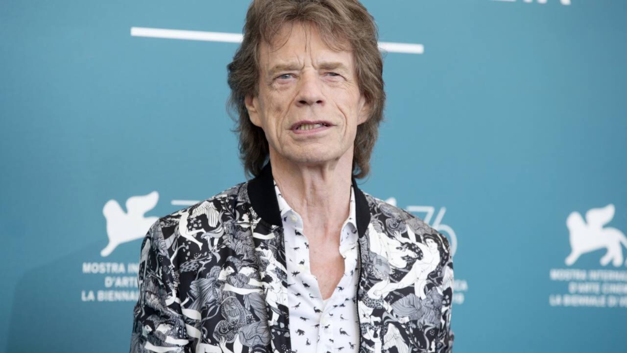 "Precisou ser reanimado após uso excessivo de drogas" revela nova biografia de Mick Jagger