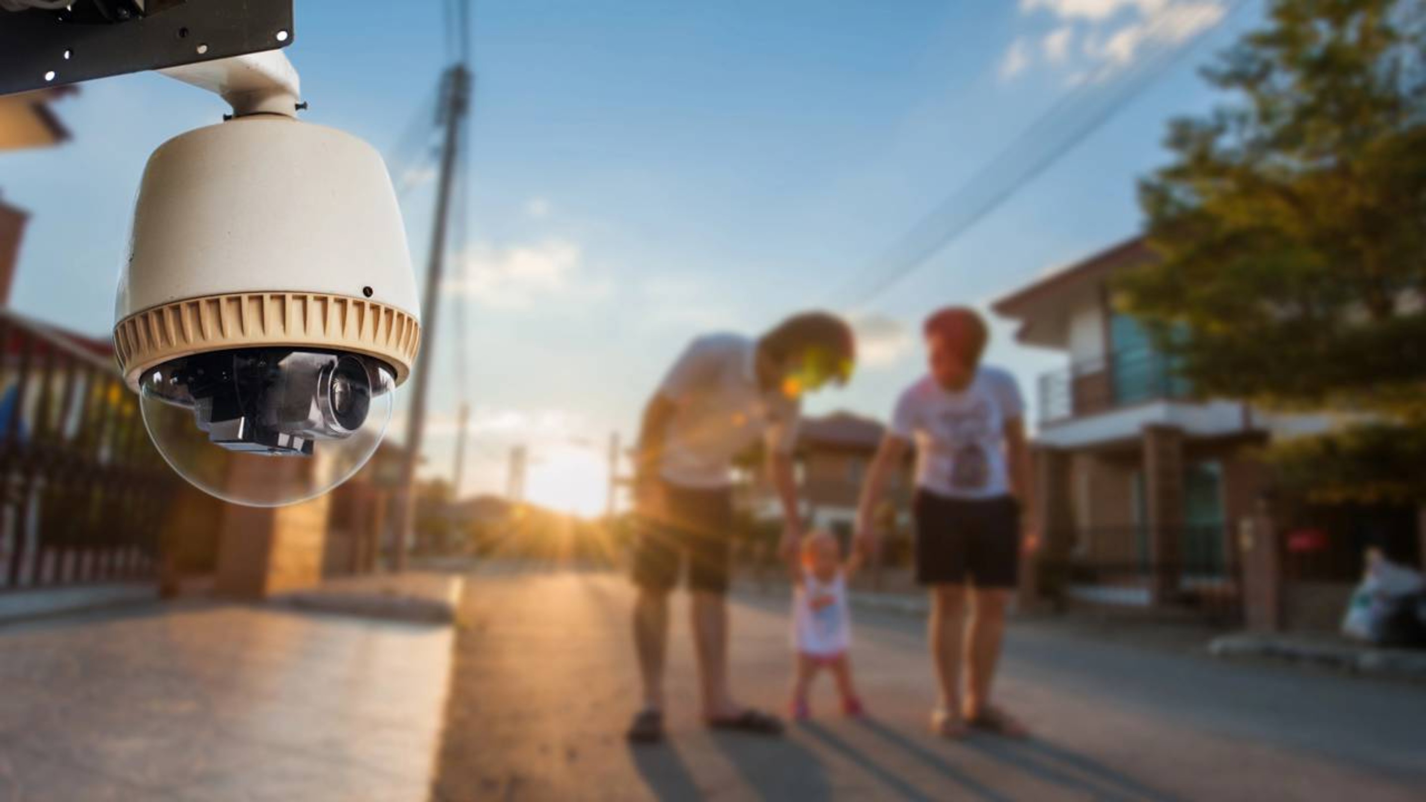 O que diz a lei sobre colocar uma câmera voltada para a rua na fachada da casa?