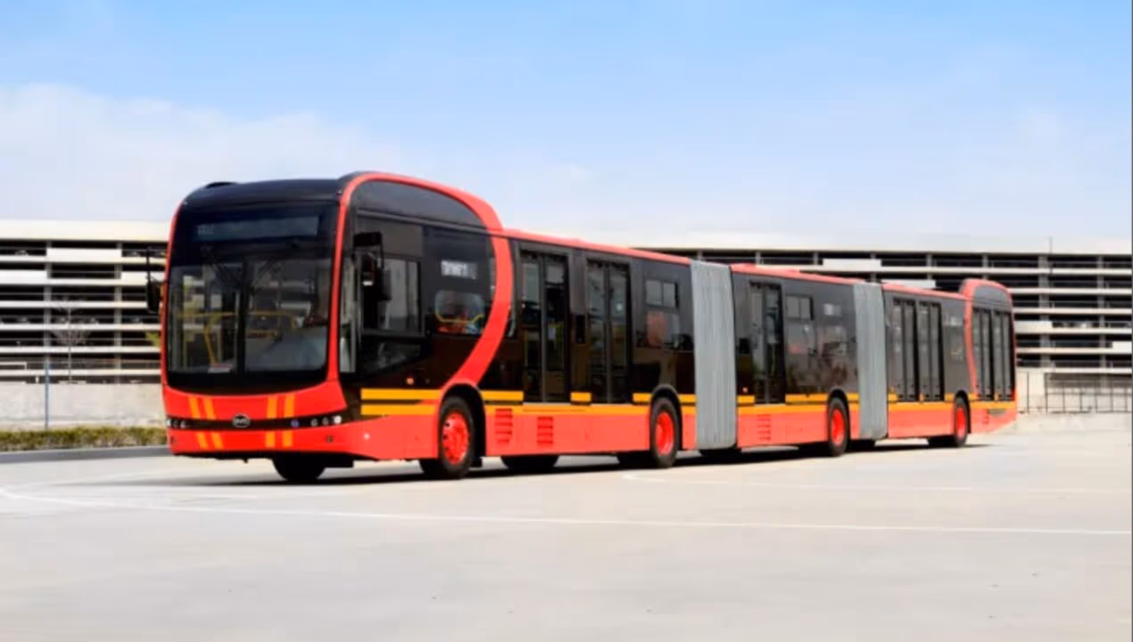 Chegam 68 ônibus elétricos biarticulados da BYD com baterias que superam os 1200 km