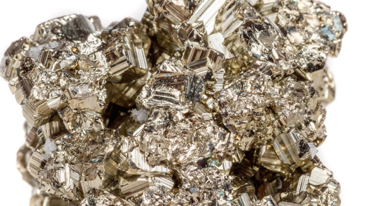 Pirita, o “ouro de tolo”, que enganou garimpeiros por séculos, hoje tem uma importância crucial para a ciência geológica