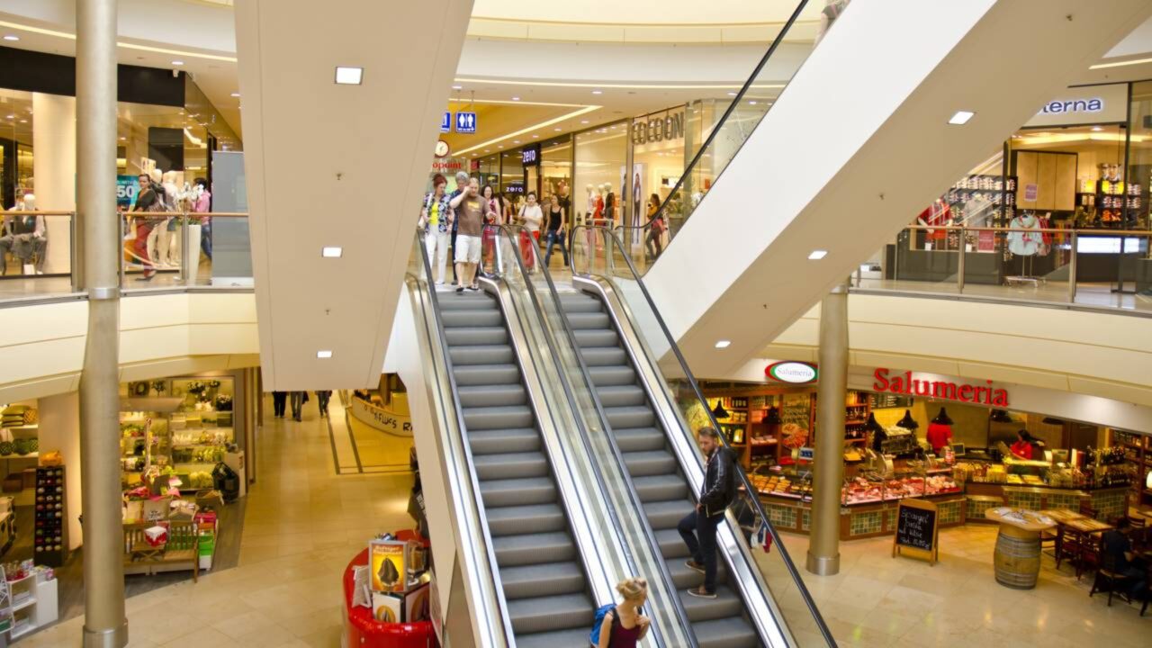 Por que os shoppings podem passar a fechar mais cedo Lojistas já articulam nova medida