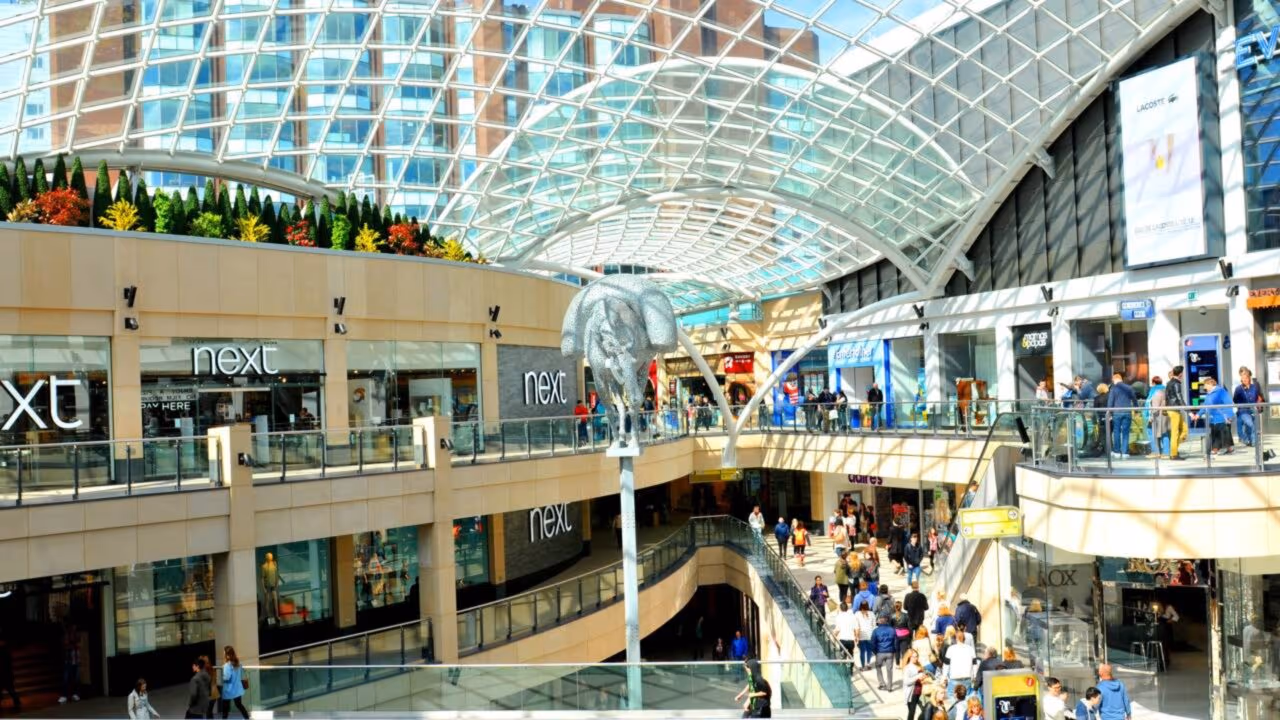 Por que os shoppings podem passar a fechar mais cedo?  Lojistas já articulam nova medida