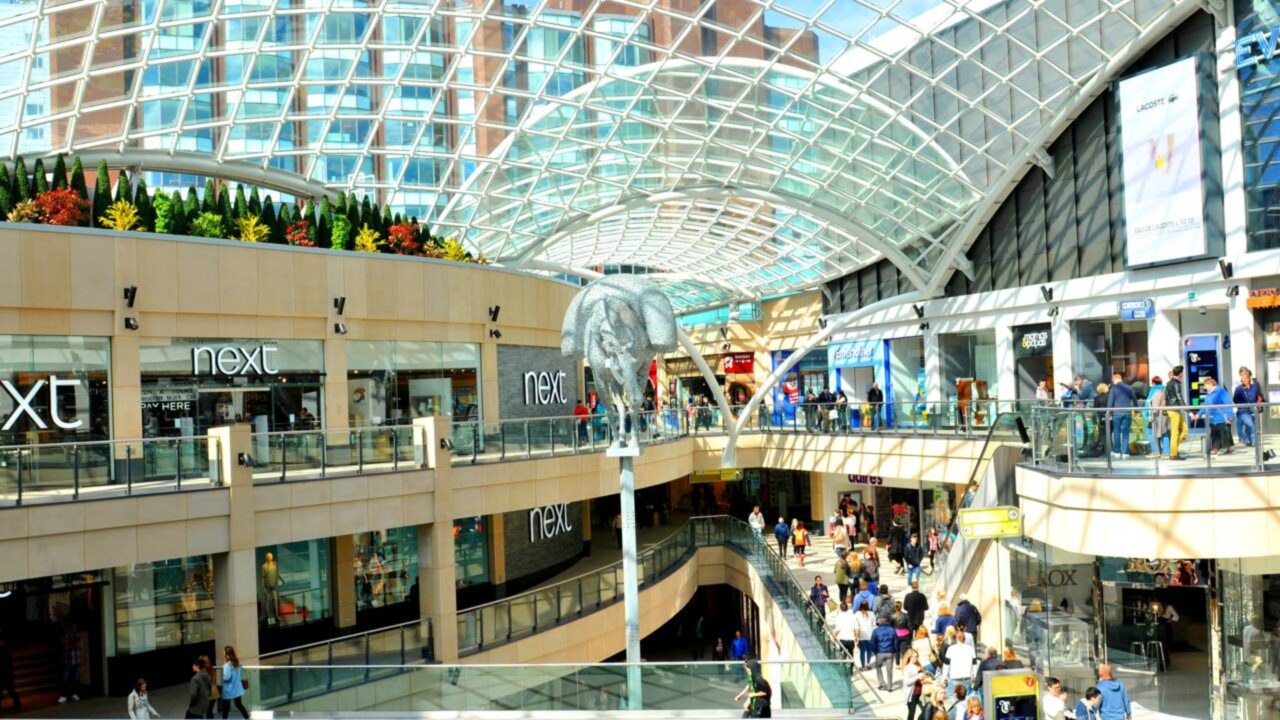 Por que os shoppings podem passar a fechar mais cedo?  Lojistas já articulam nova medida