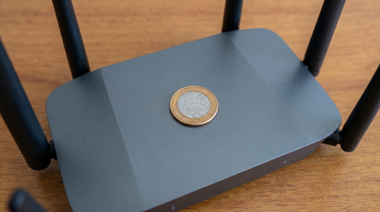 Por que recomendam o truque de colocar uma moeda em cima do roteador Wi-Fi e para que serve?