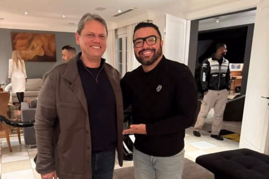 Tarcísio explica foto com funkeiro preso em operação da PF