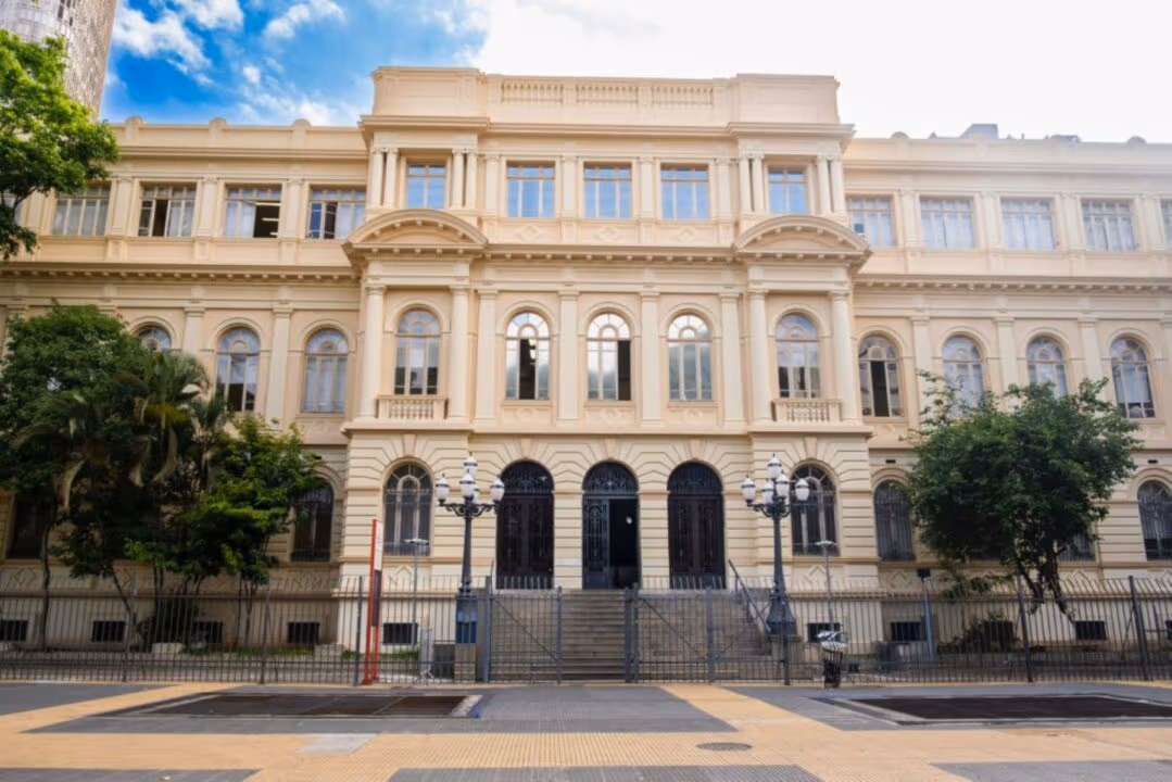 SP implanta sistema digital para atender escolas estaduais