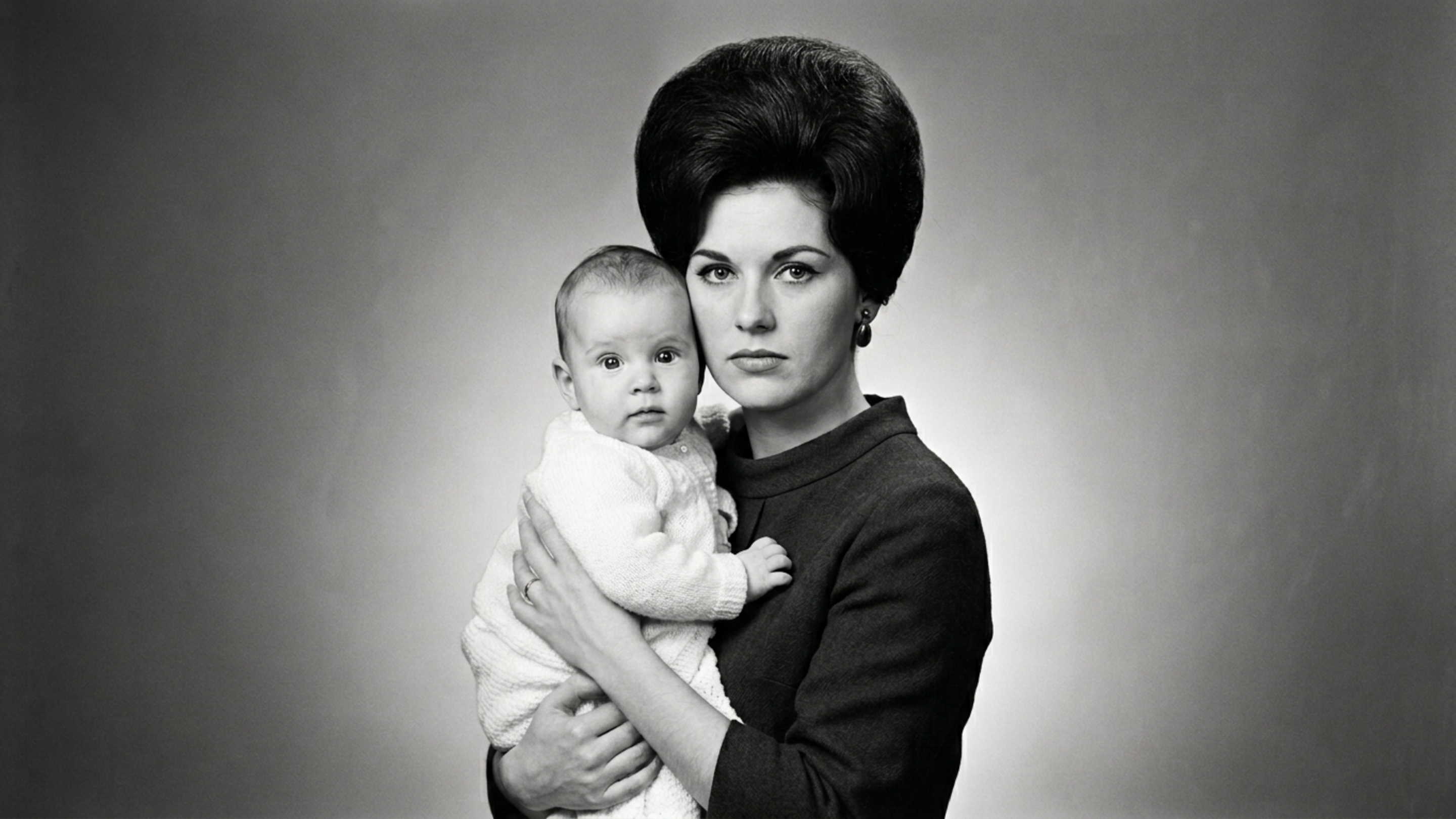 A psicologia diz que as pessoas que nasceram nos anos 60 e 70 não se tornaram duras de propósito, mas porque foram formadas em um lugar onde não sobrava atenção