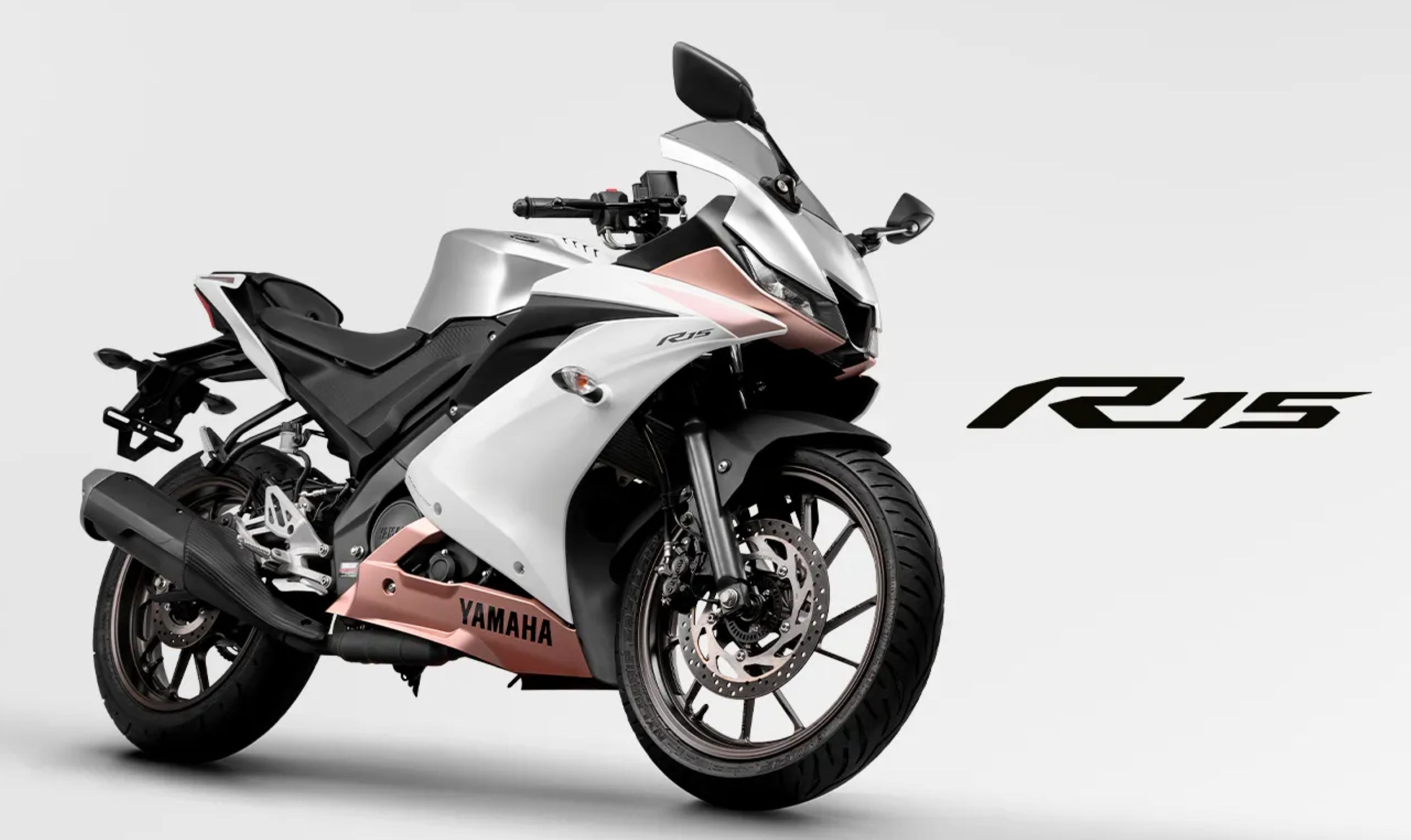 Yamaha R15 ABS 2026 faz até 54,7 km/l e mira quase 600 km de autonomia com tecnologia rara na categoria