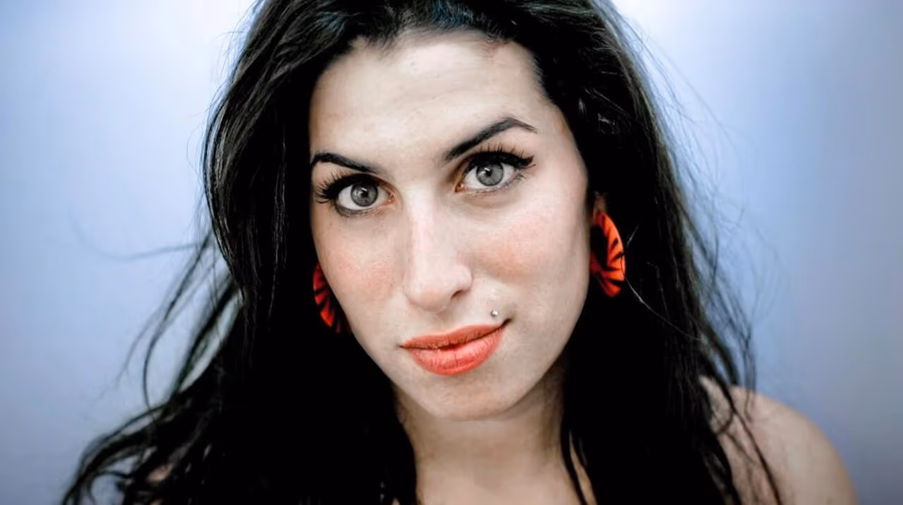 Justiça toma decisão em briga por bens de Amy Winehouse