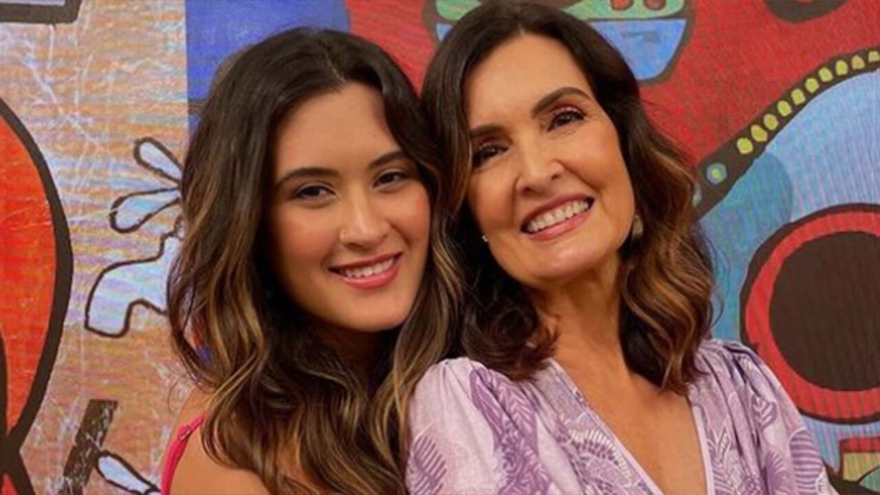 Fora da TV, Fátima Bernardes vira youtuber com a filha