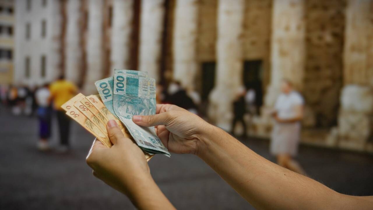 Esse é o valor que é preciso ganhar para ser considerado da classe média baixa em 2026