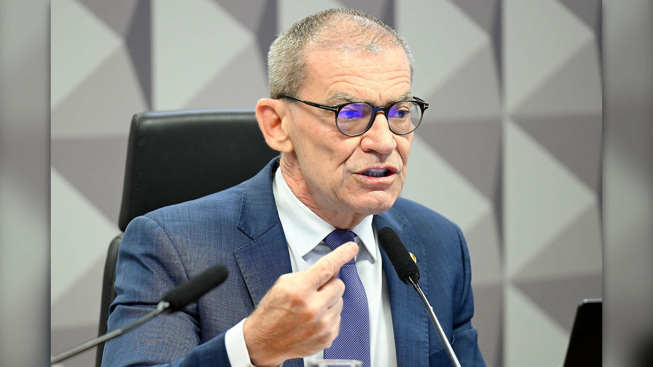 “Ninguém está acima da lei”, diz Contarato ao criticar decisões do STF na CPI