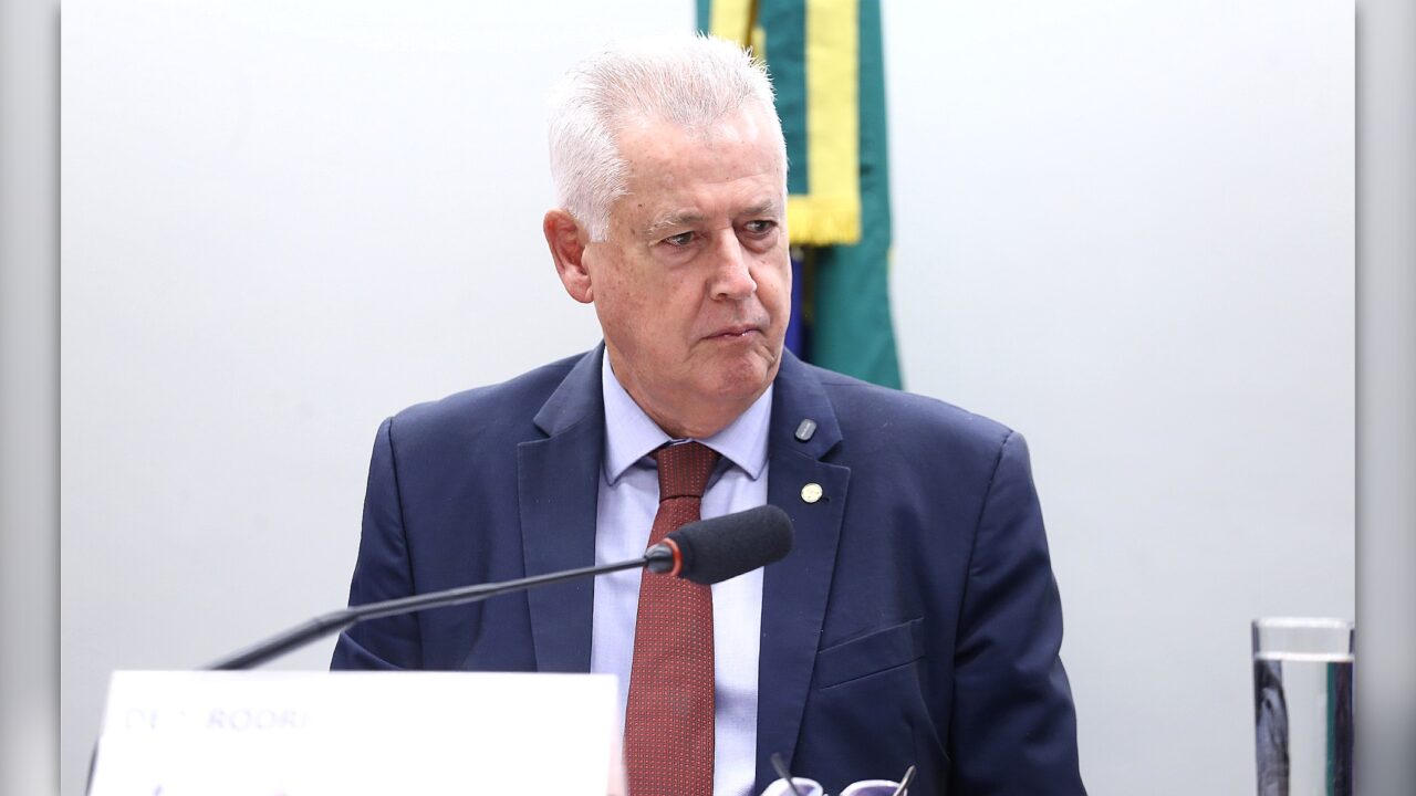 “Ex-presidente foi preso, mas ainda falta o mandante”, diz Rollemberg sobre Ibaneis