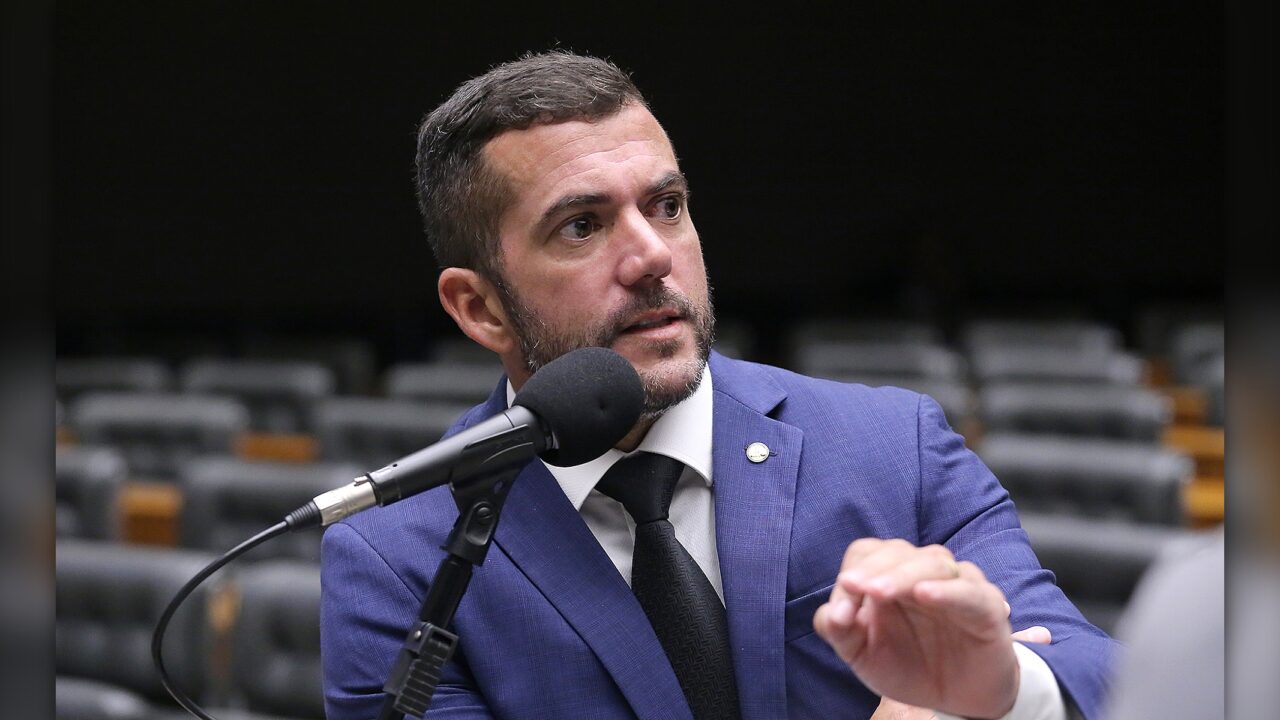 Jordy critica gastos com cruzeiros na COP30 e faz conexão com Vorcaro