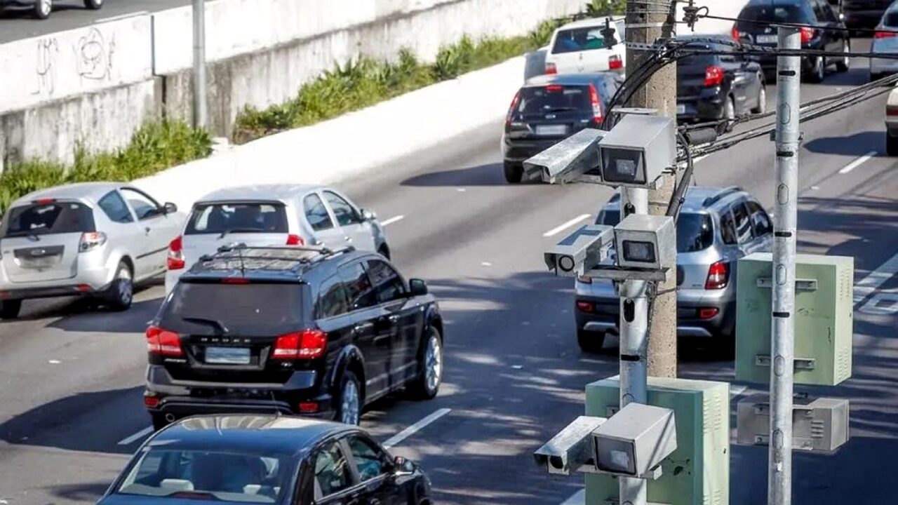Projeto na Câmara aperta regras para radares e mira “fim da indústria da multa”