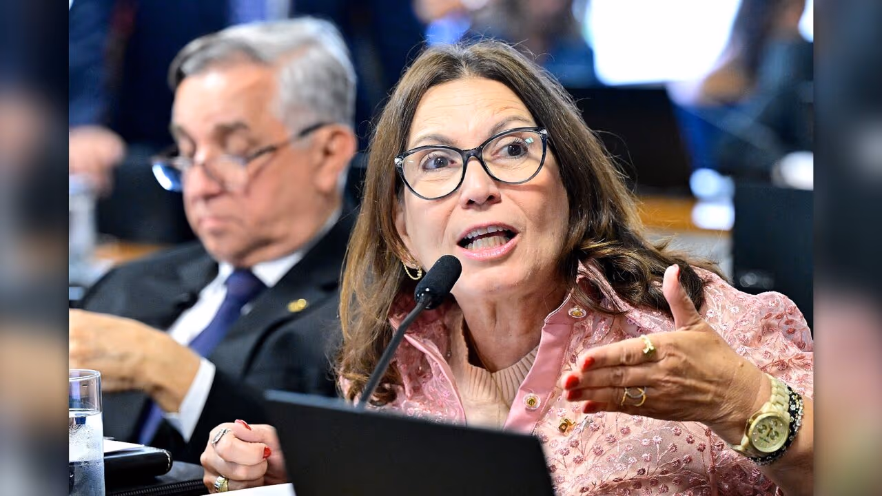 Bia Kicis rebate Izalci e diz que senador “não fala pelo PL” no DF