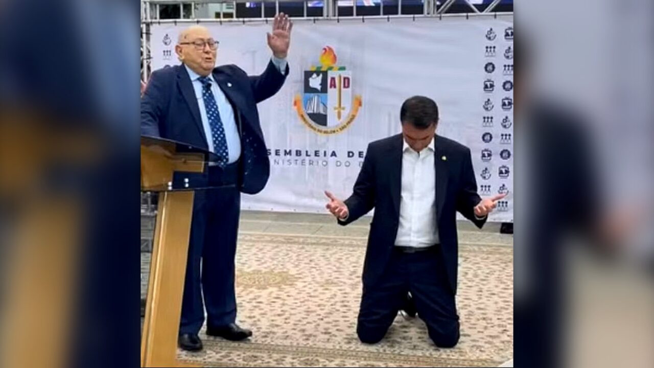 Flávio participa de culto da Assembleia de Deus em São Paulo