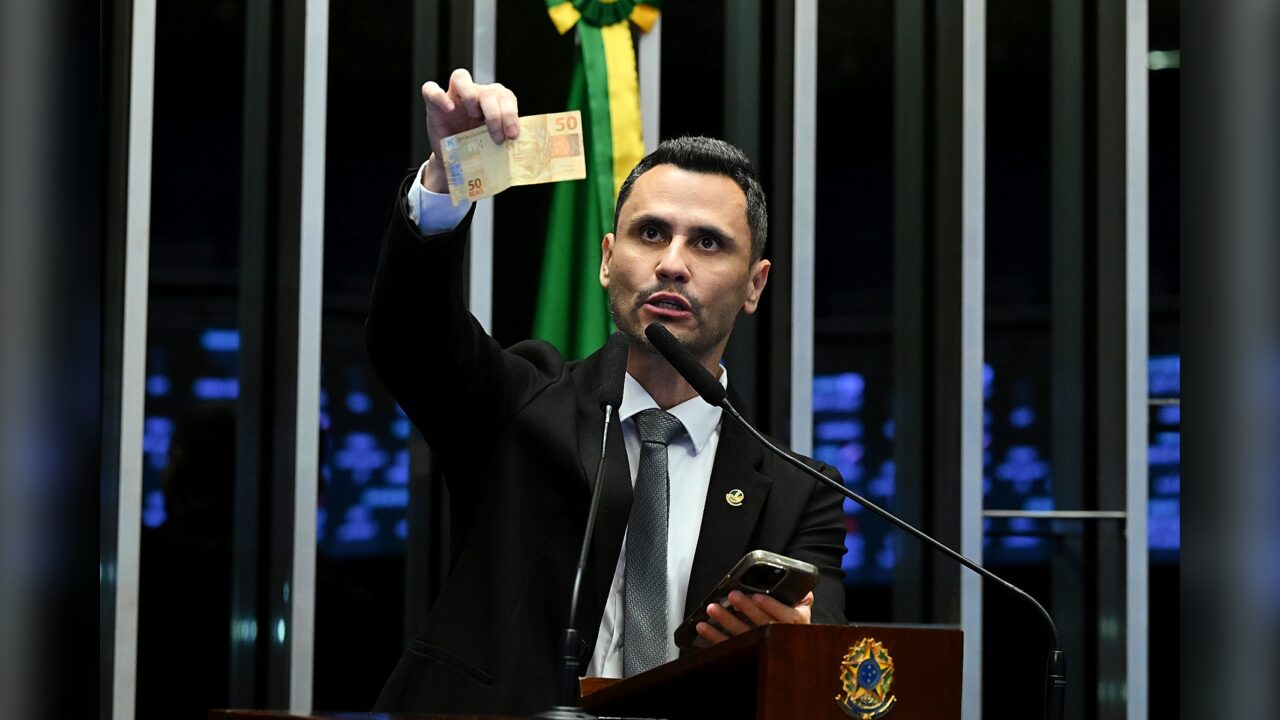 Cleitinho compara escala 6×1 com rotina de políticos