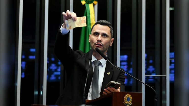 Cleitinho compara escala 6×1 com rotina de políticos