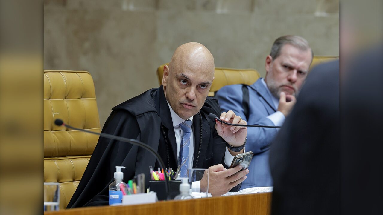 Moraes esteve com Vorcaro em datas próximas às viagens no jatinho do banqueiro?