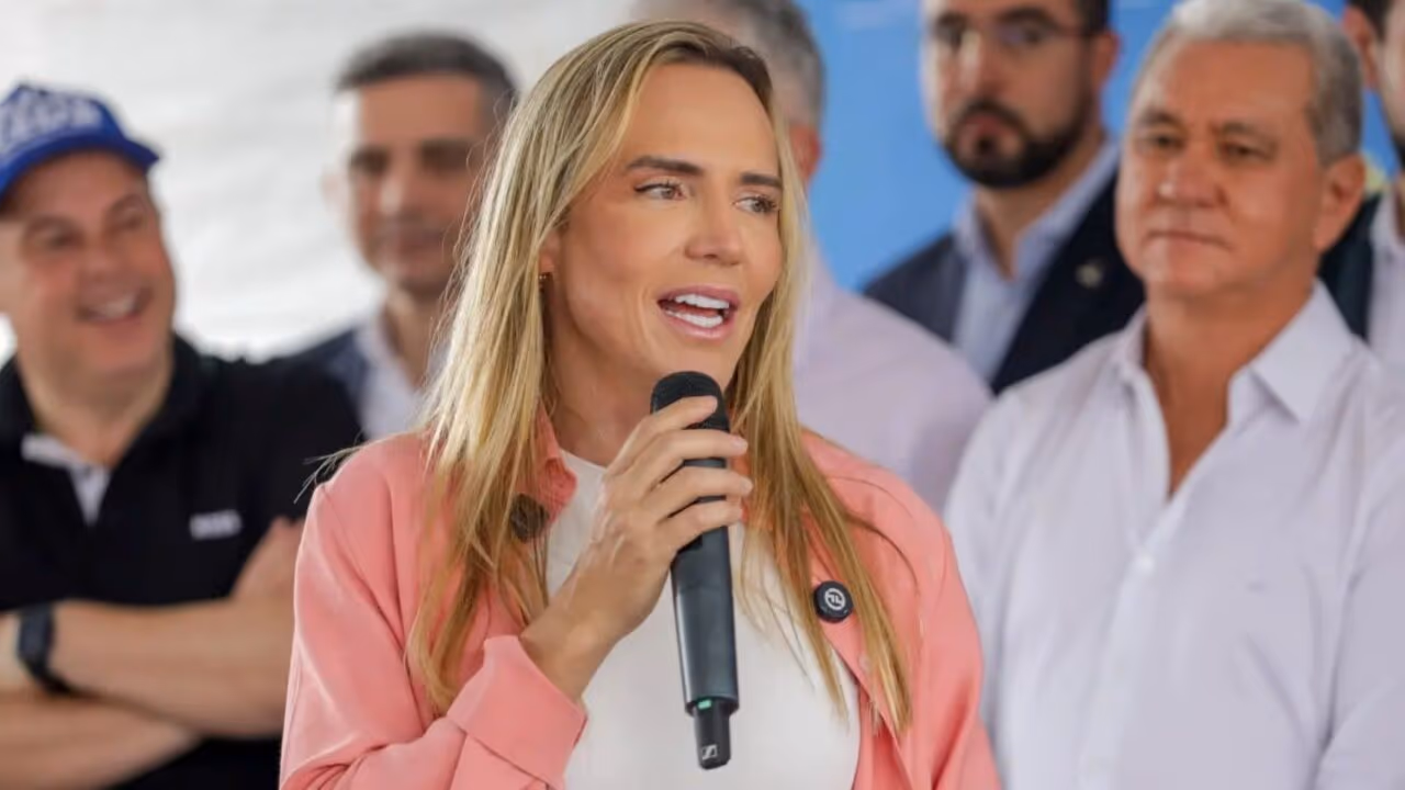 Governadora do DF recorre a Lula para salvar BRB