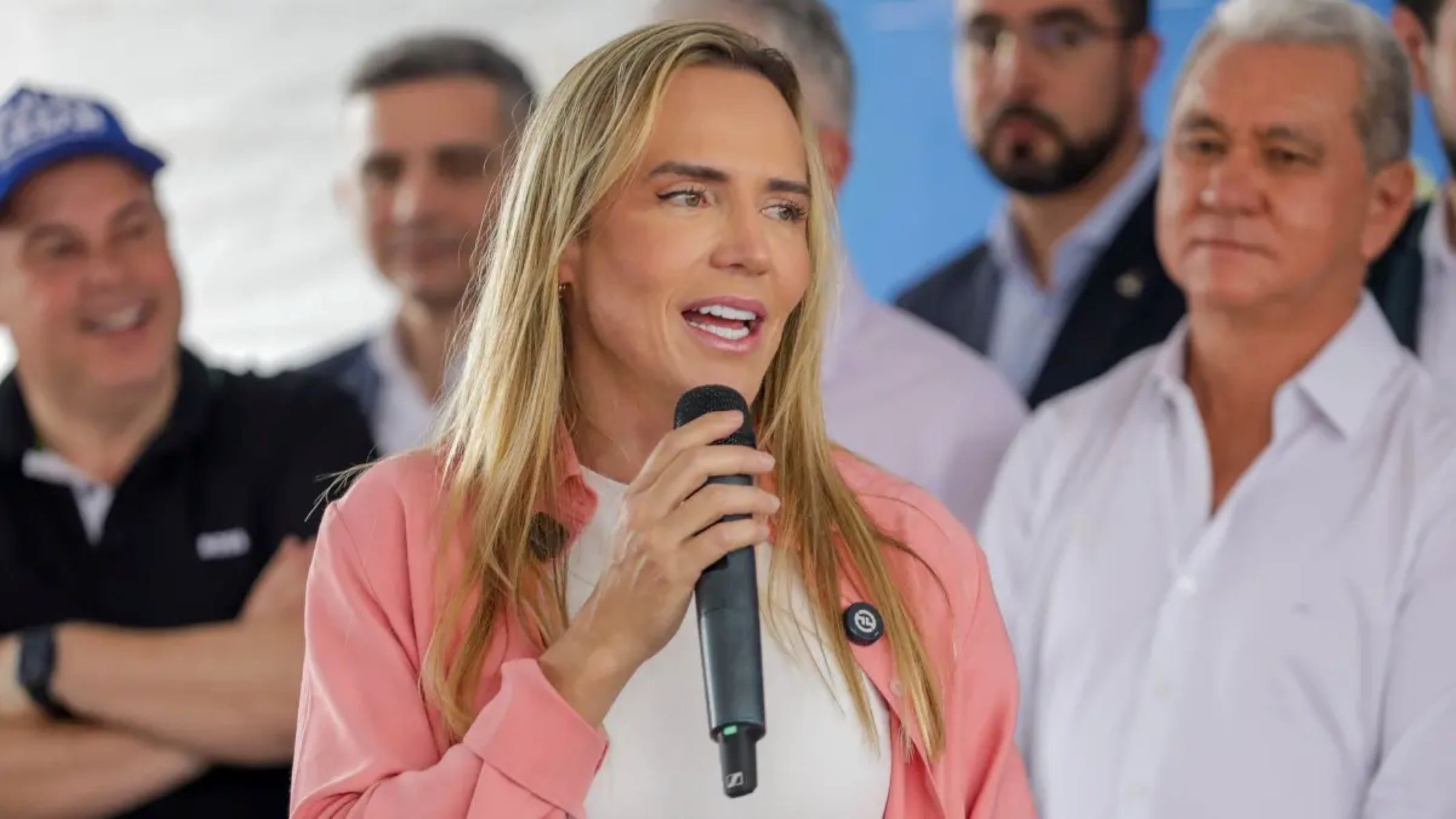 Governadora do DF recorre a Lula para salvar BRB