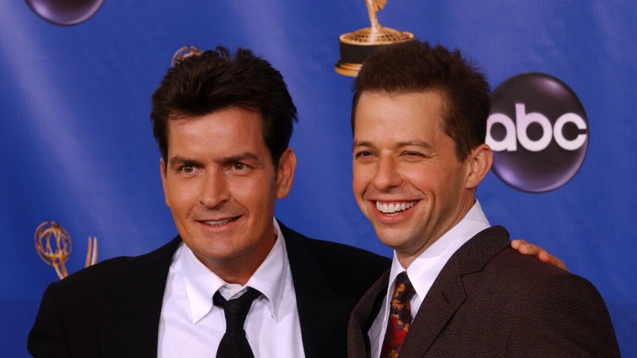 Charlie Sheen quebra o silêncio sobre briga com ator de Two and a Half Men