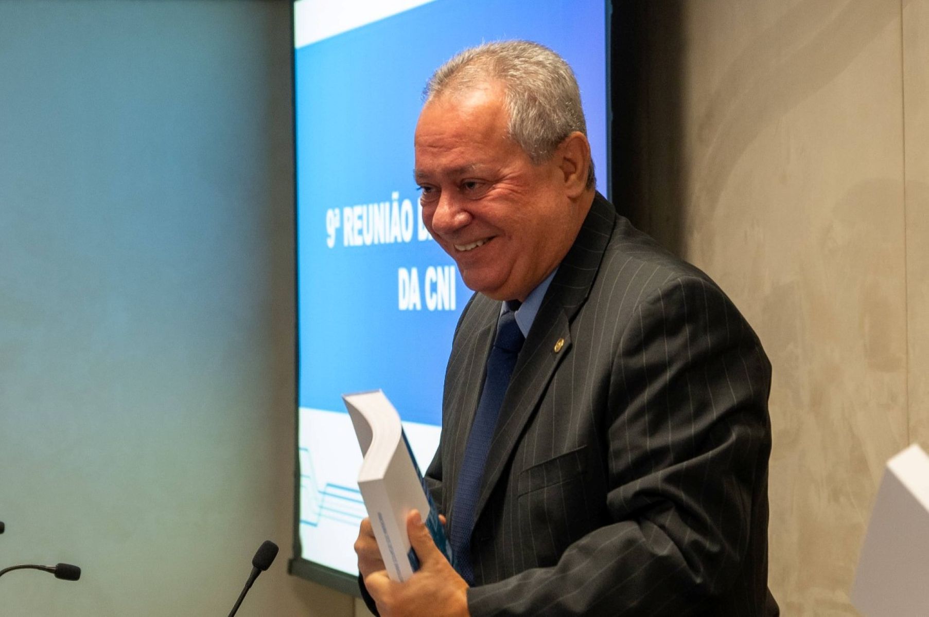 CNI pressiona Congresso contra fim da escala 6×1