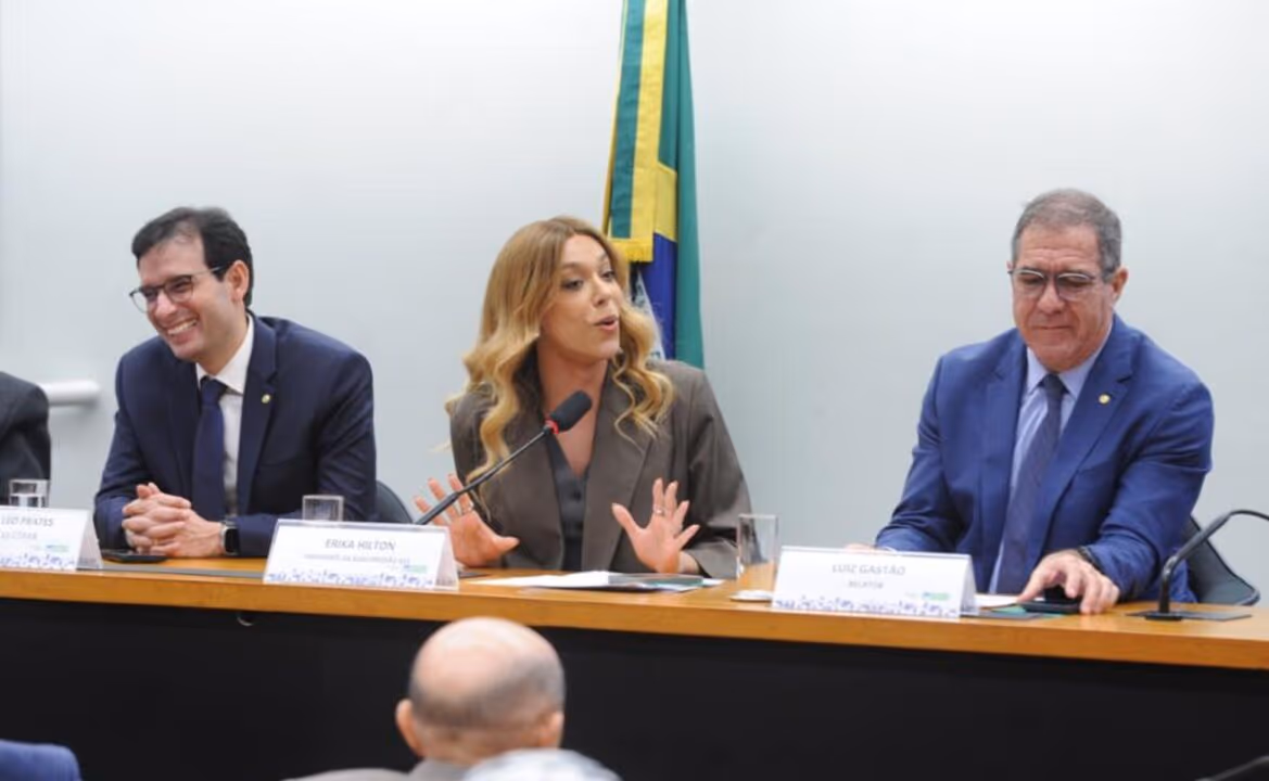 Fim da escala 6×1: partidos disputam relatoria de PEC na Câmara