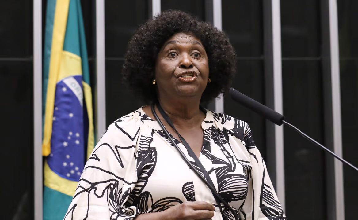 Crusoé: Ex-governadores lideram disputa ao Senado no RJ, indica pesquisa