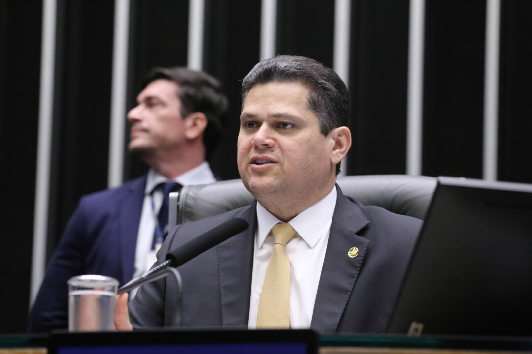 Alcolumbre delimita votação e exclui trechos do PL da dosimetria