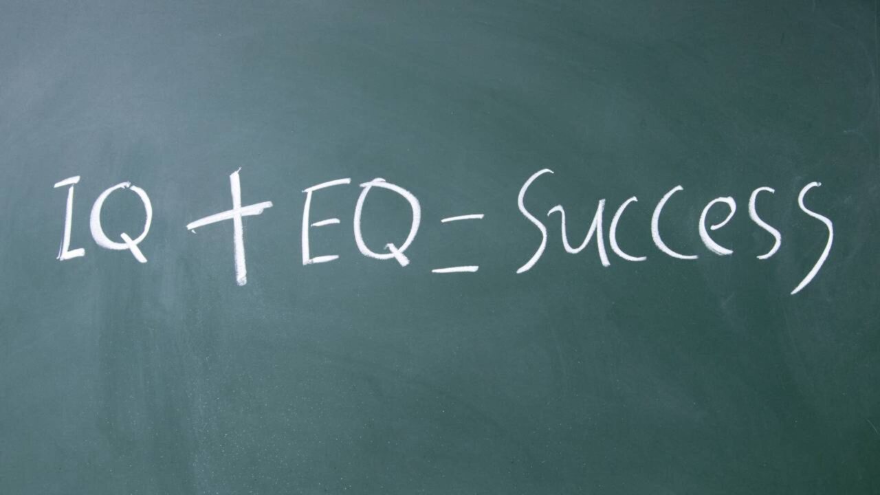 Psicólogos revelam comportamentos comuns de pessoas com QI elevado