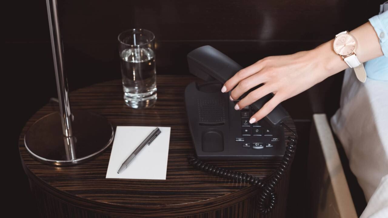 A psicologia revela por que pessoas que cresceram nos anos 90 têm pavor de receber uma ligação depois das 21h